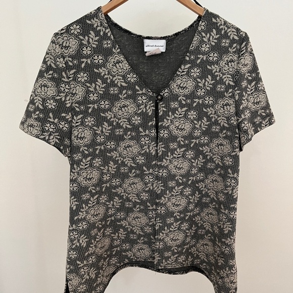 Alfred Dunner Tops - Vintage Black Floral Women's Top with single button